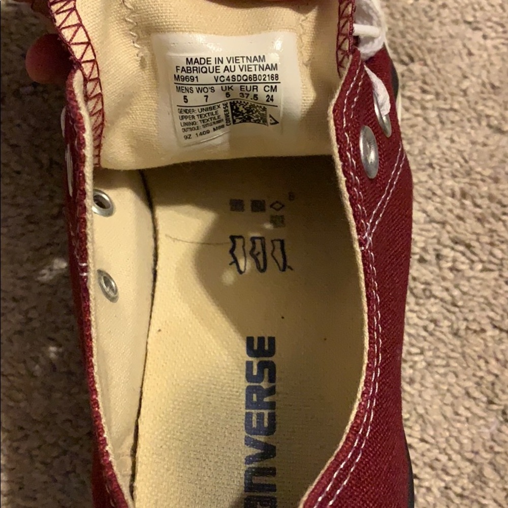 Converse - Picture 2 of 4